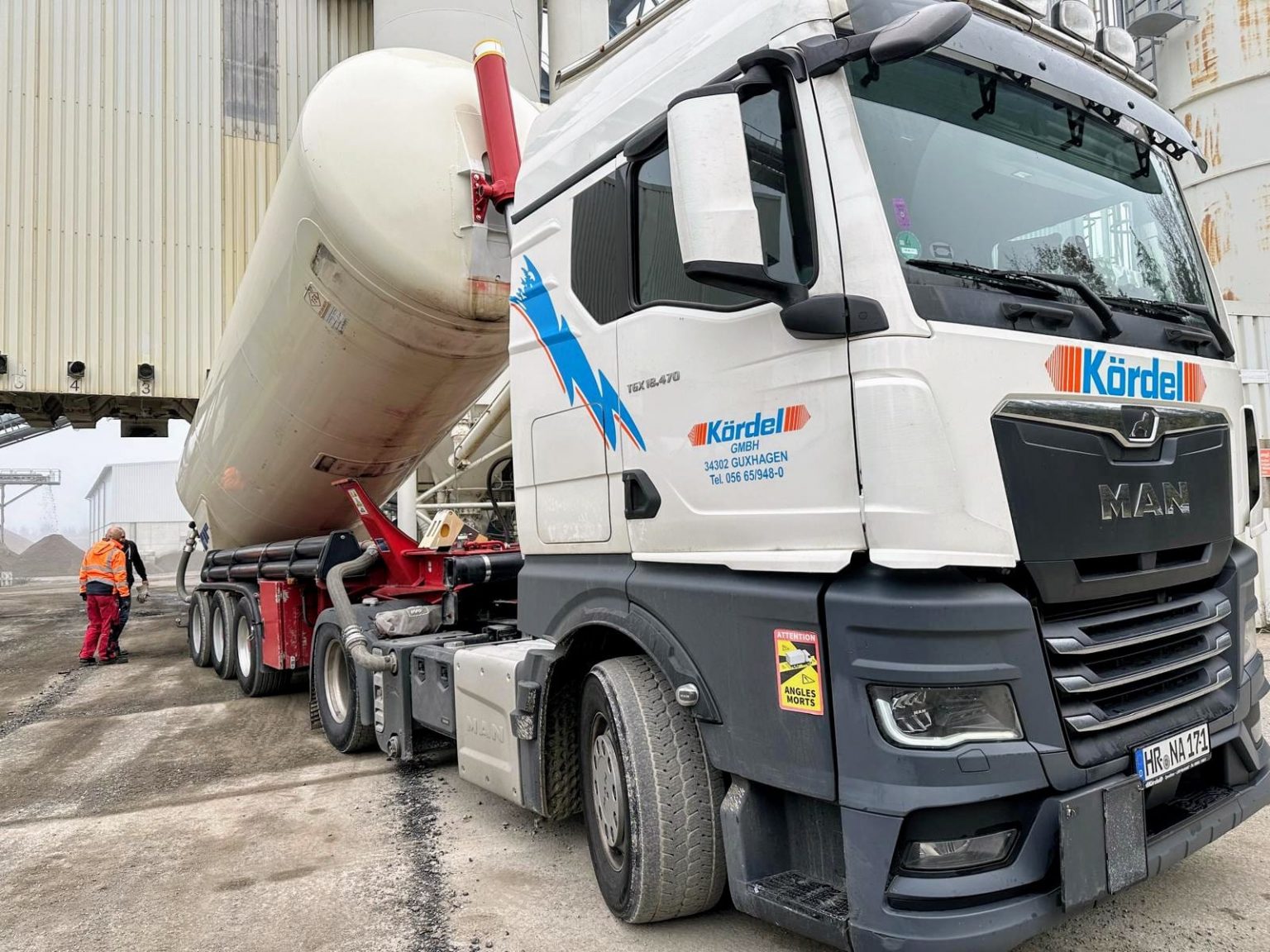 BioBitumen silo-truck delivery